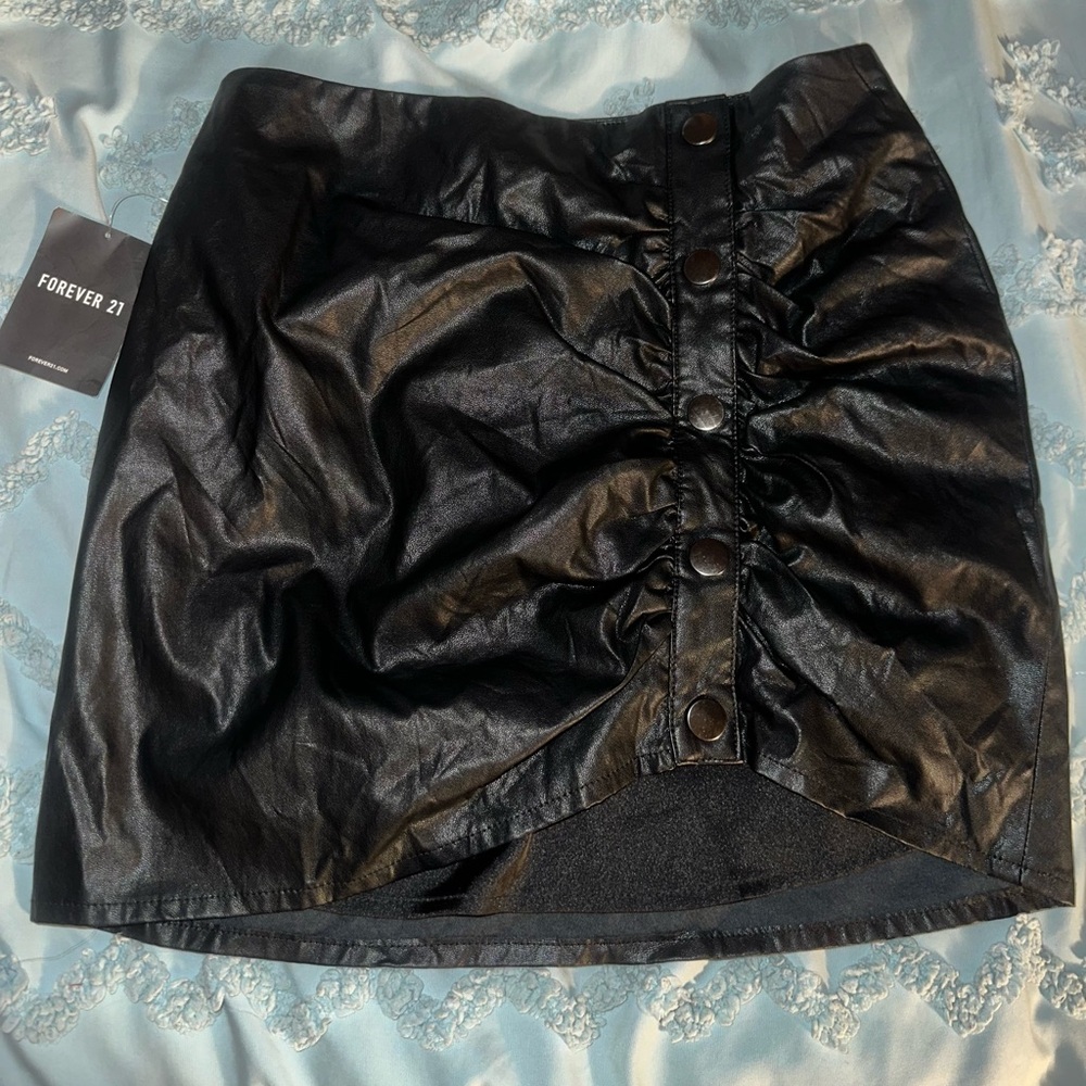 Faux leather Black Ruched button up Skirt size small